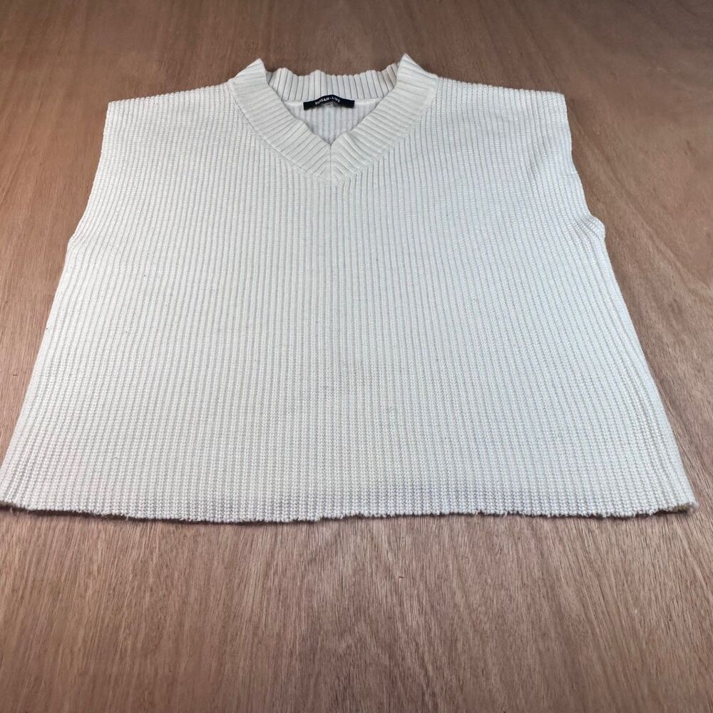 Sugar + Lips Cream Knit Sleeveless Sweater Vest M Ribbed V-Neck Cut Hem